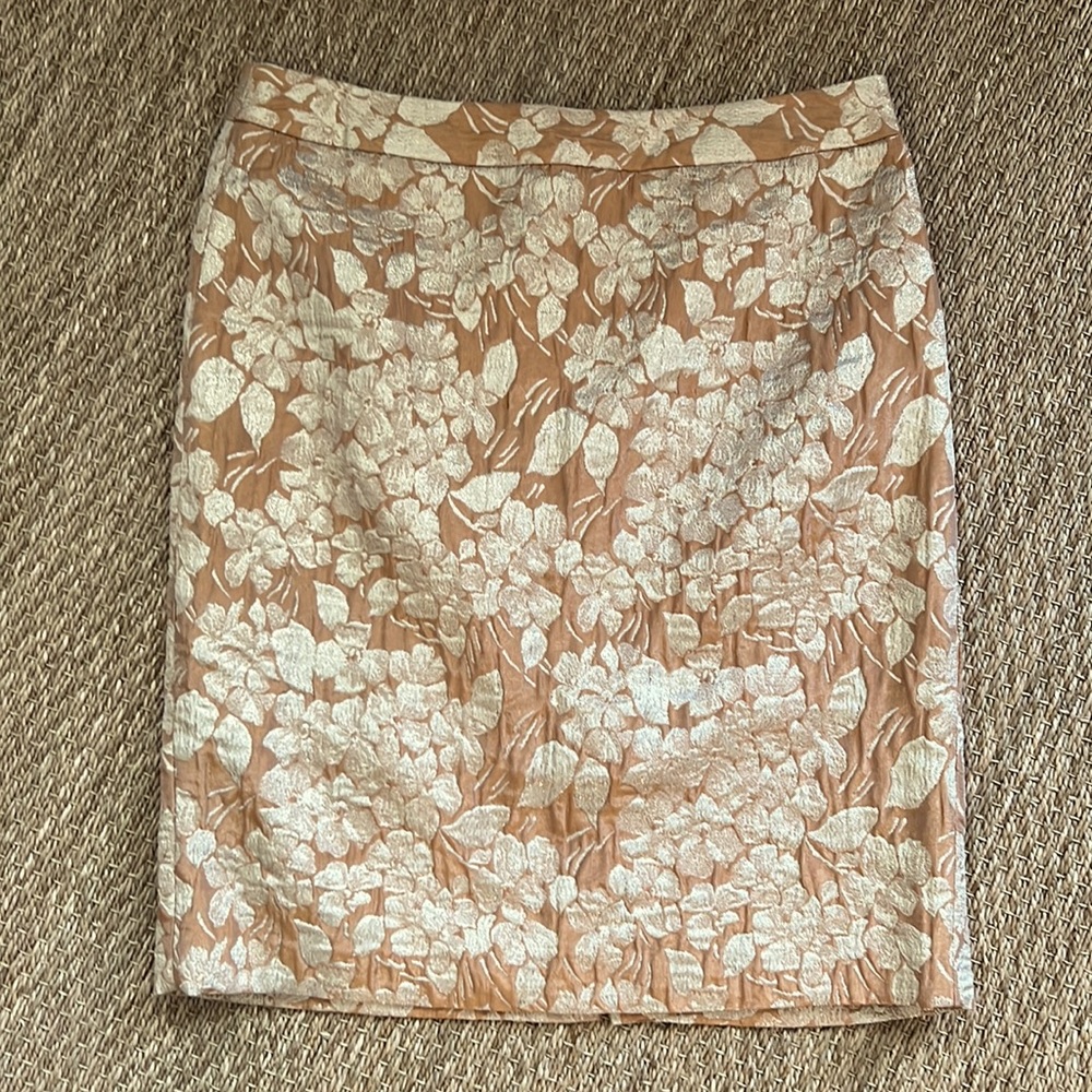 slim straight pencil skirt. Size 8 worn a few times gold and cream brocade